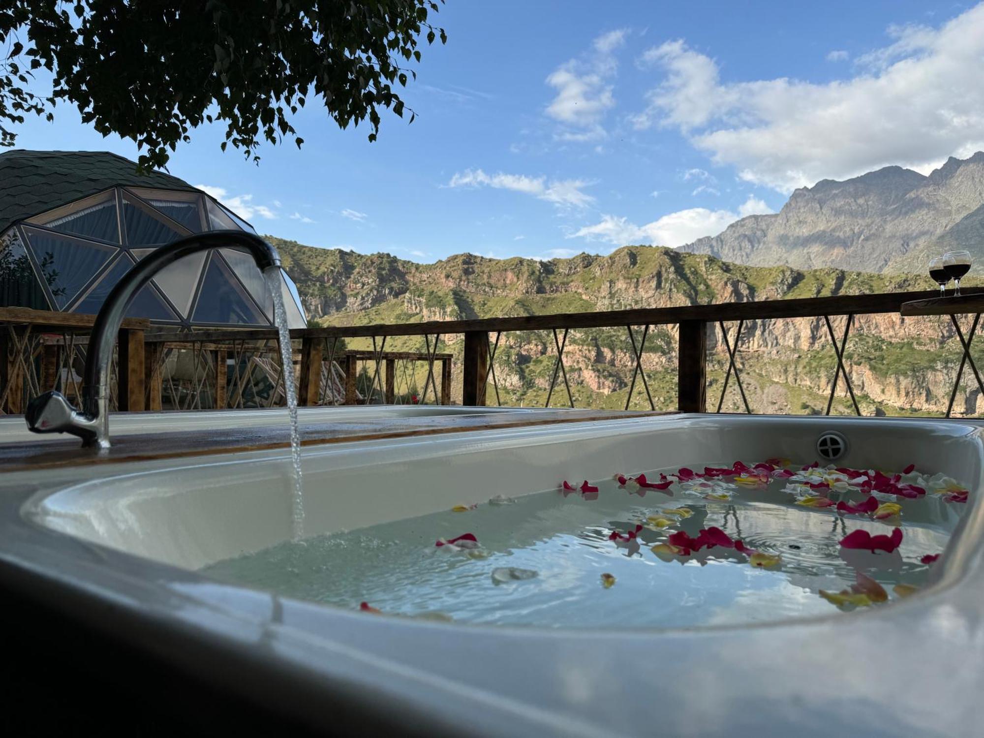 Glamping Emerald Kazbegi Εξωτερικό φωτογραφία