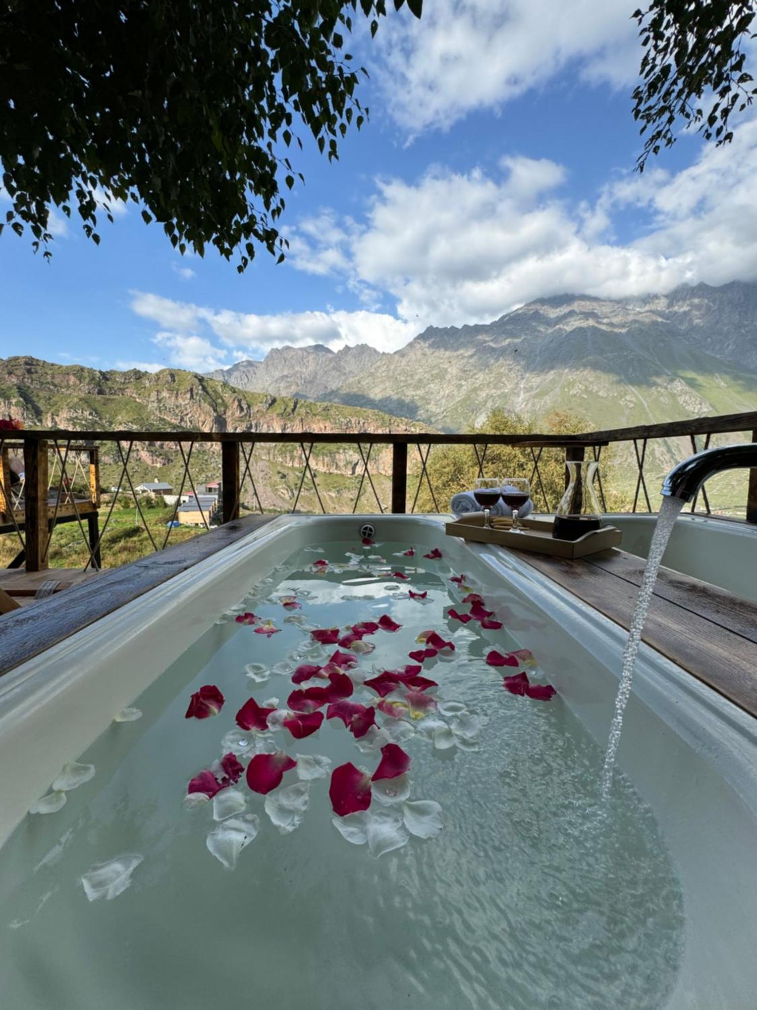 Glamping Emerald Kazbegi Εξωτερικό φωτογραφία