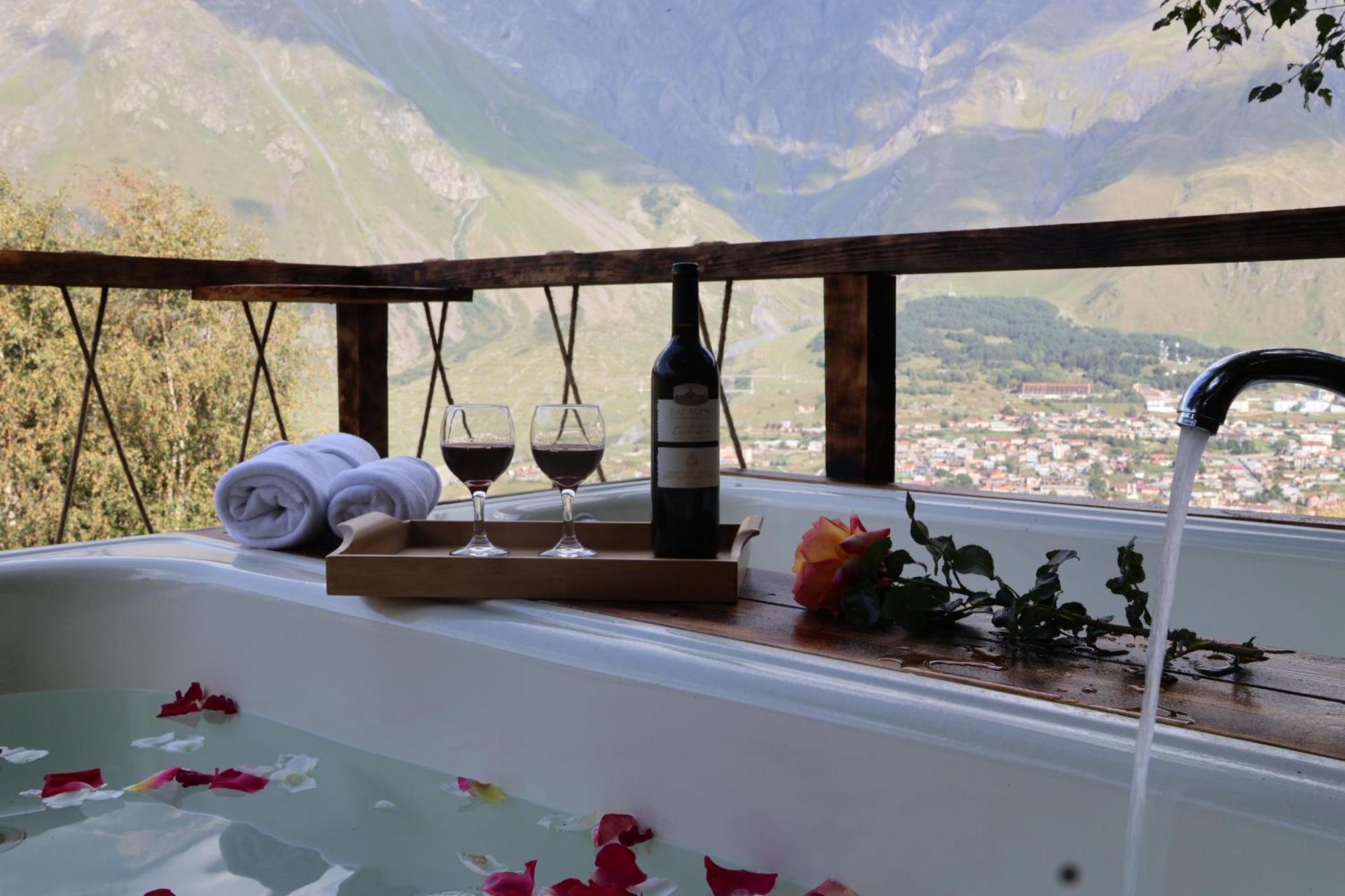 Glamping Emerald Kazbegi Εξωτερικό φωτογραφία